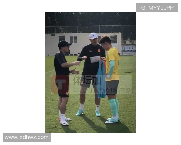 足球明星的球袜背后故事与时尚潮流的完美结合