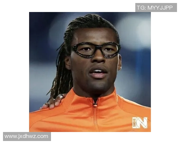 法国足球明星鸡冠头的传奇故事与赛场风采揭秘