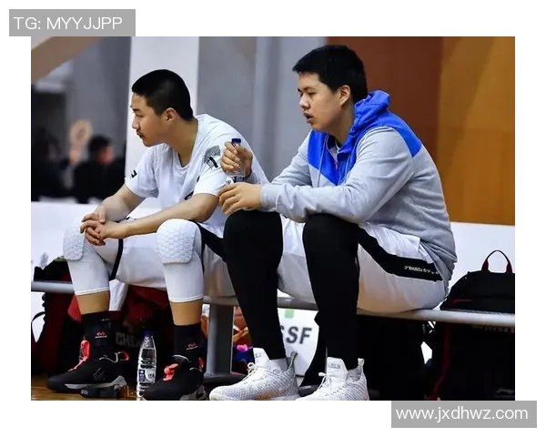 刘铮的篮球之路:从青涩少年到职业明星的成长历程与心路历程 刘铮的篮球之路:从青涩少年到职业明星的成长历程与心路历程